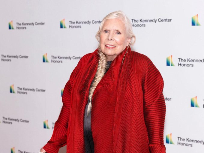 Joni Mitchell, Stevie Nicks To Perform At FireAid Benefit Concert For LA Fires