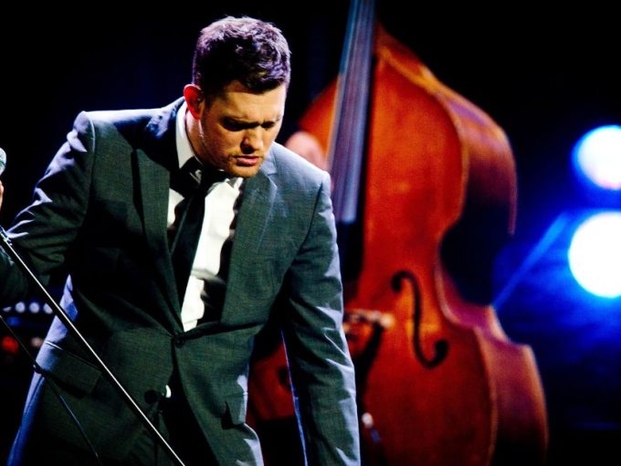 Michael Bublé On Course To Return To No 1 With ‘Christmas’