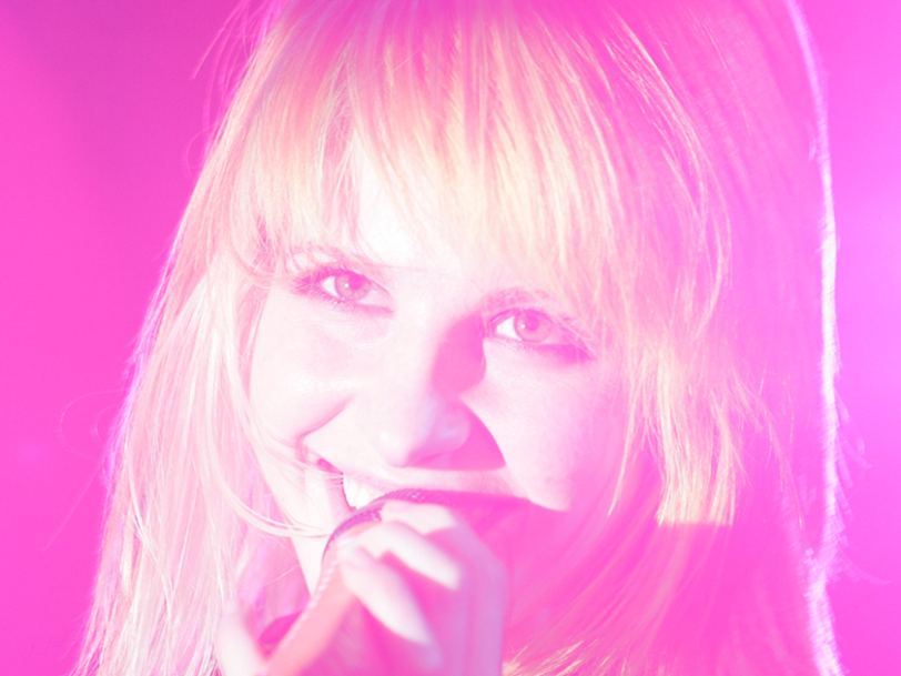 https://www.thisisdig.com/wp-content/uploads/2023/01/Hayley-Williams-812x609.png