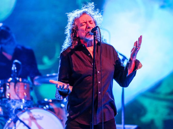 ‘lullaby and… The Ceaseless Roar’: How Robert Plant Silenced Cries For More Led Zeppelin